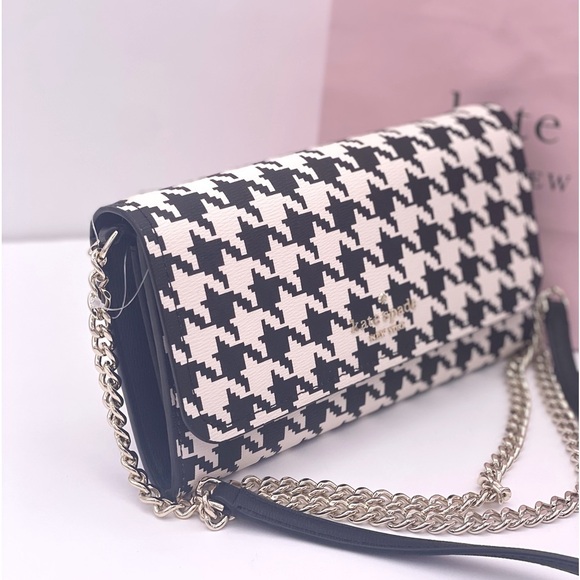 Kate Spade Darcy Chain Wallet Crossbody
Clutch Bag - Picture 3 of 10